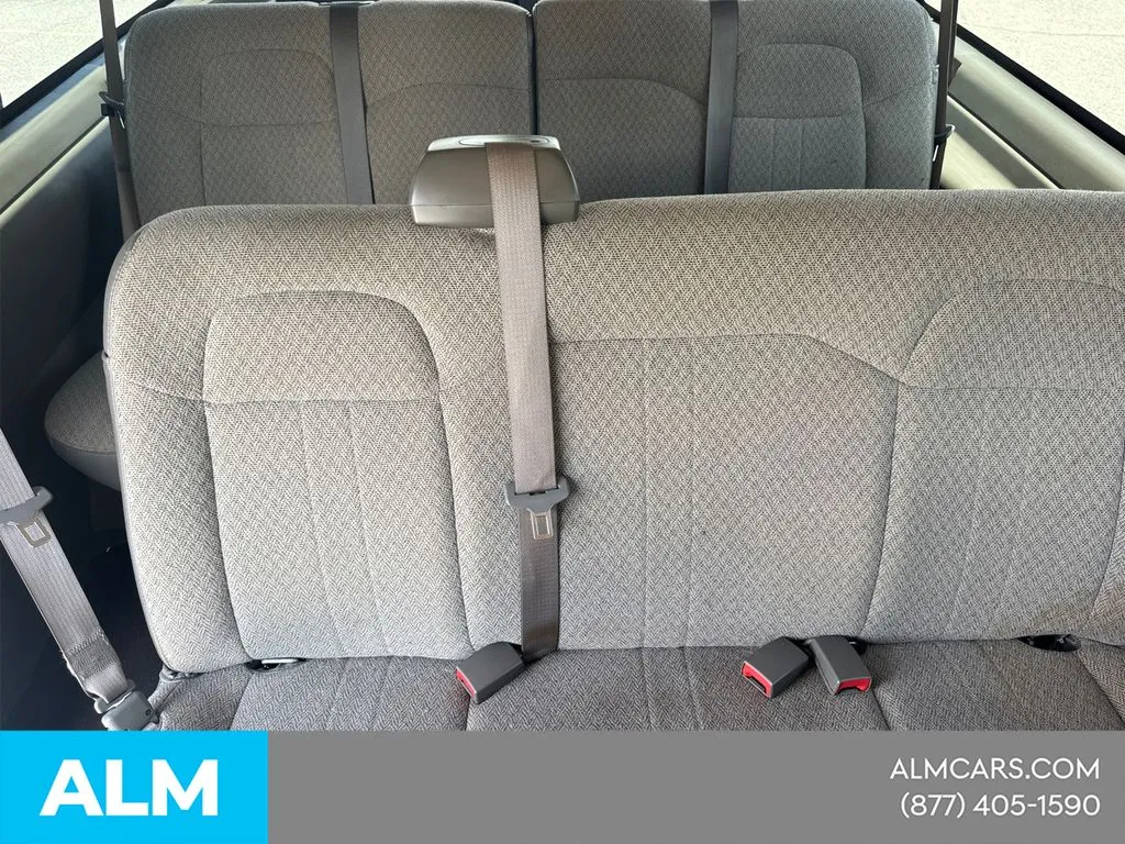 2025 GMC Savana Passenger LT - Photo 17