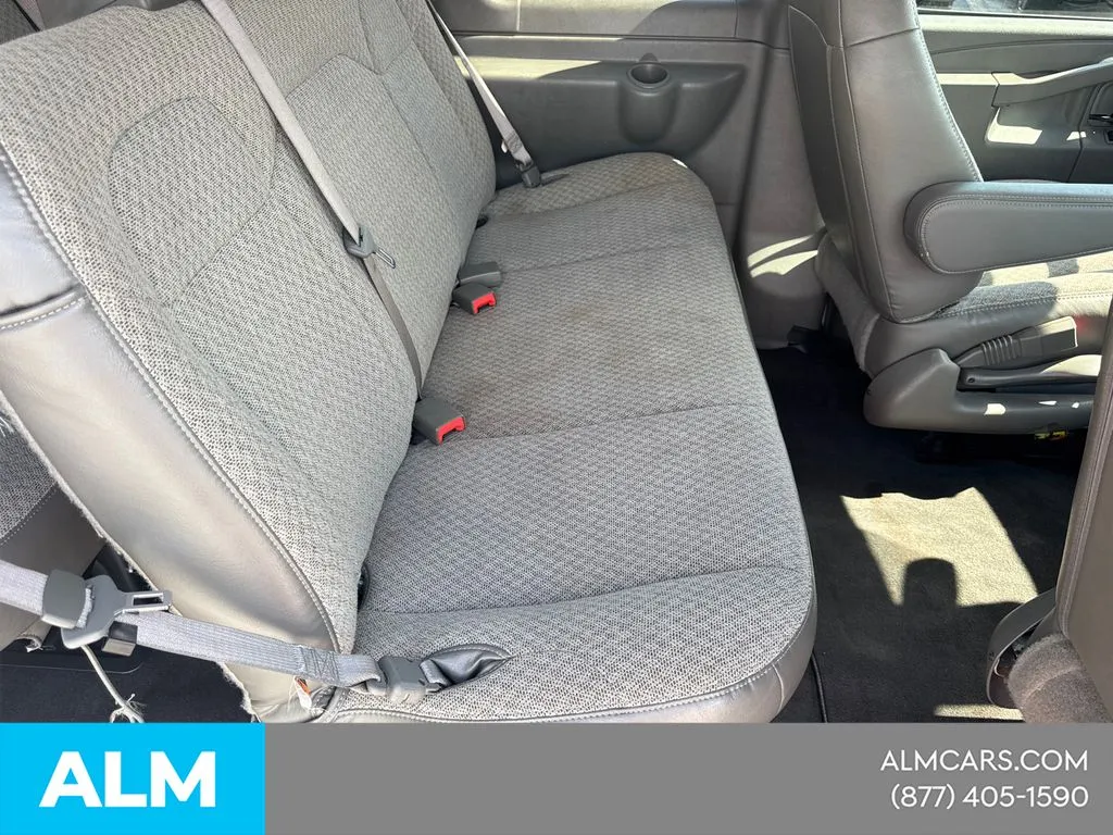 2025 GMC Savana Passenger LT - Photo 16