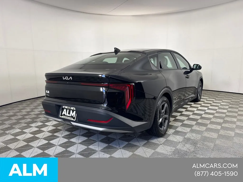 2025 Kia K4 LXS - Photo 7