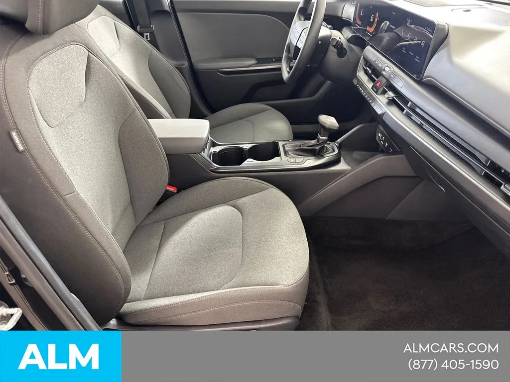 2025 Kia K4 LXS - Photo 17