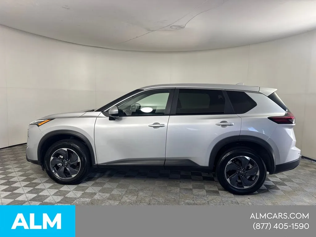 2025 Nissan Rogue SV - Photo 10