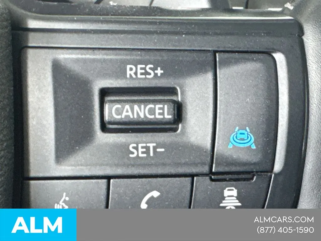 2025 Nissan Rogue SV - Photo 28