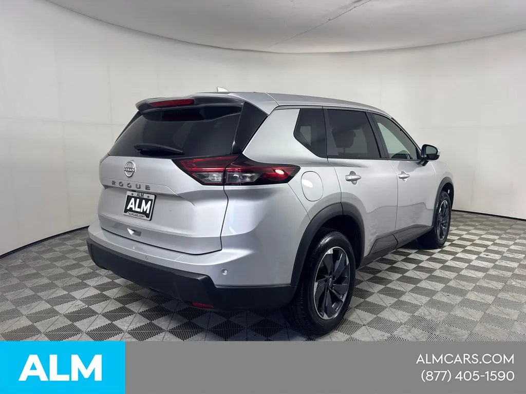 2025 Nissan Rogue SV - Photo 6