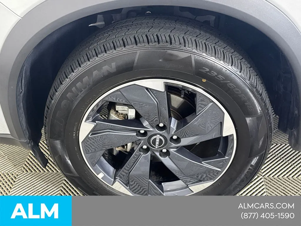 2025 Nissan Rogue SV - Photo 14