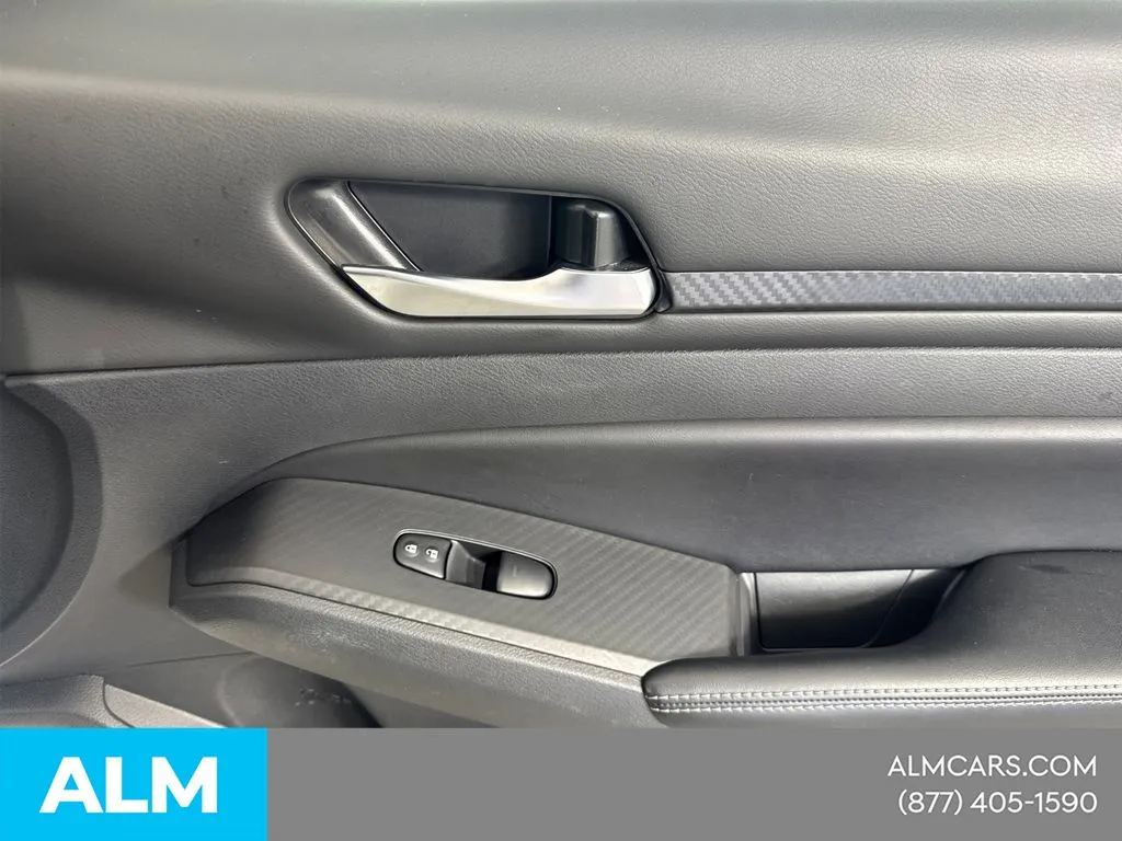 2025 Nissan Altima SV - Photo 18
