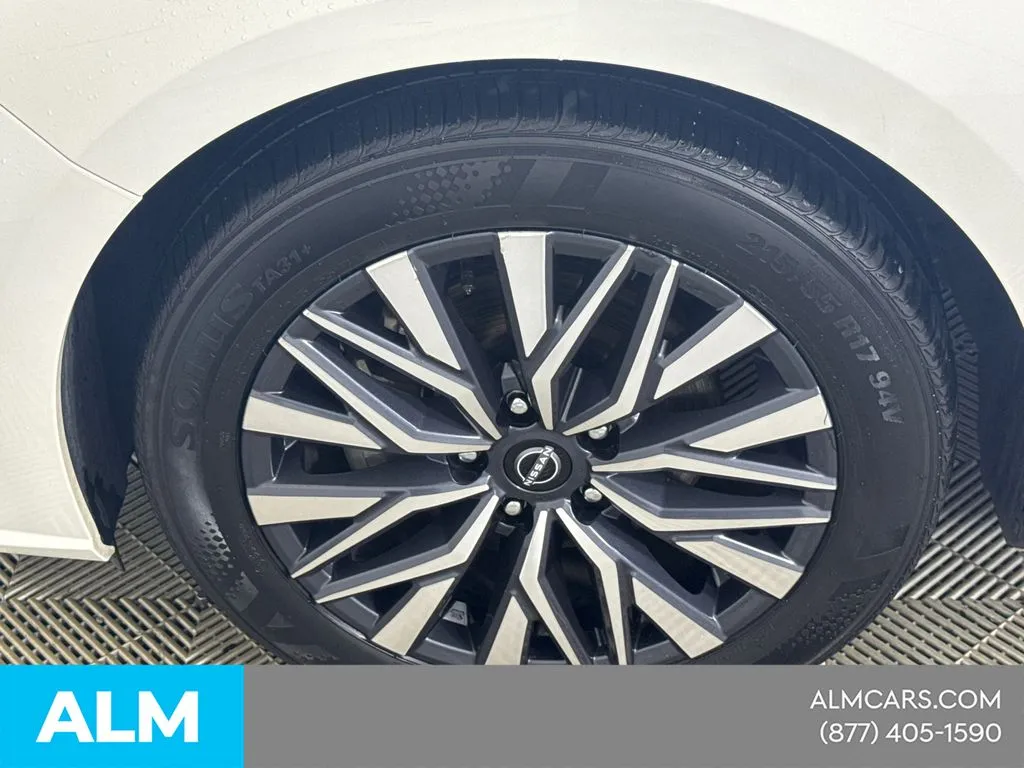 2025 Nissan Altima SV - Photo 15