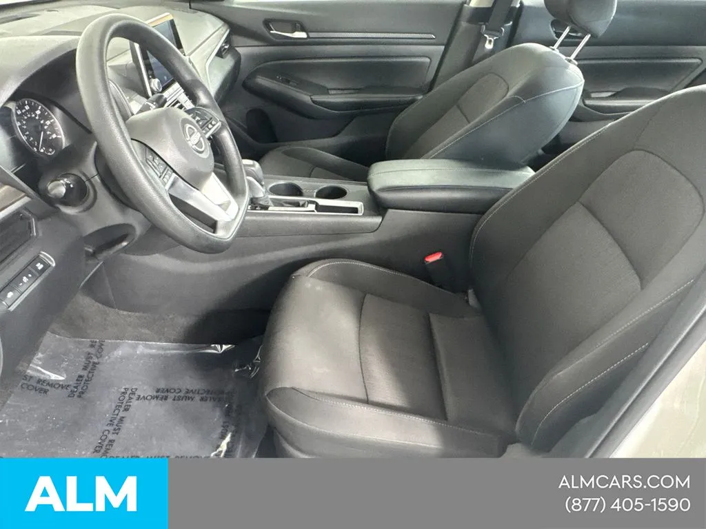 2025 Nissan Altima SV - Photo 12