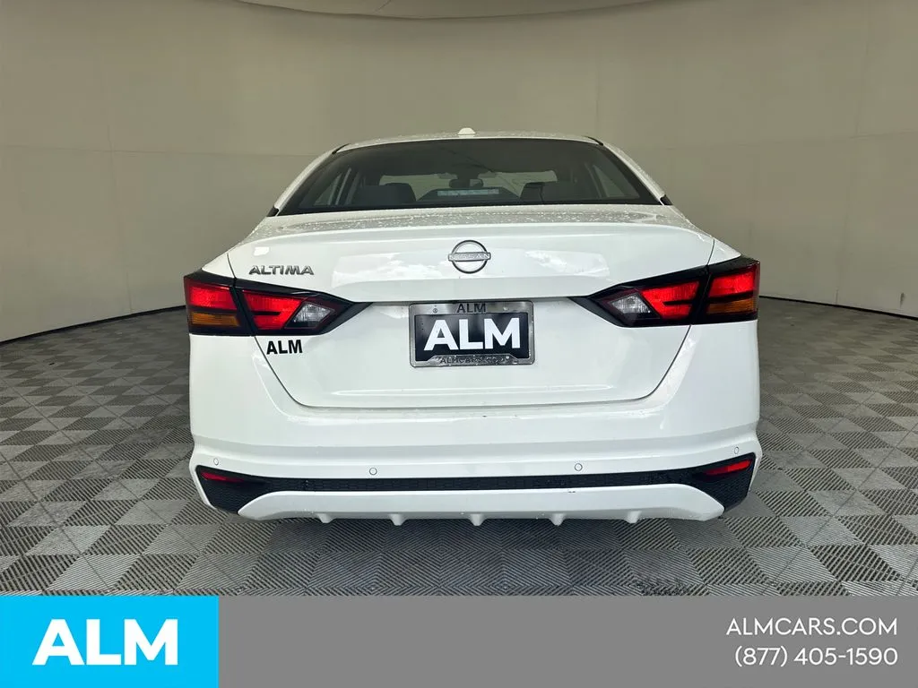 2025 Nissan Altima SV - Photo 9