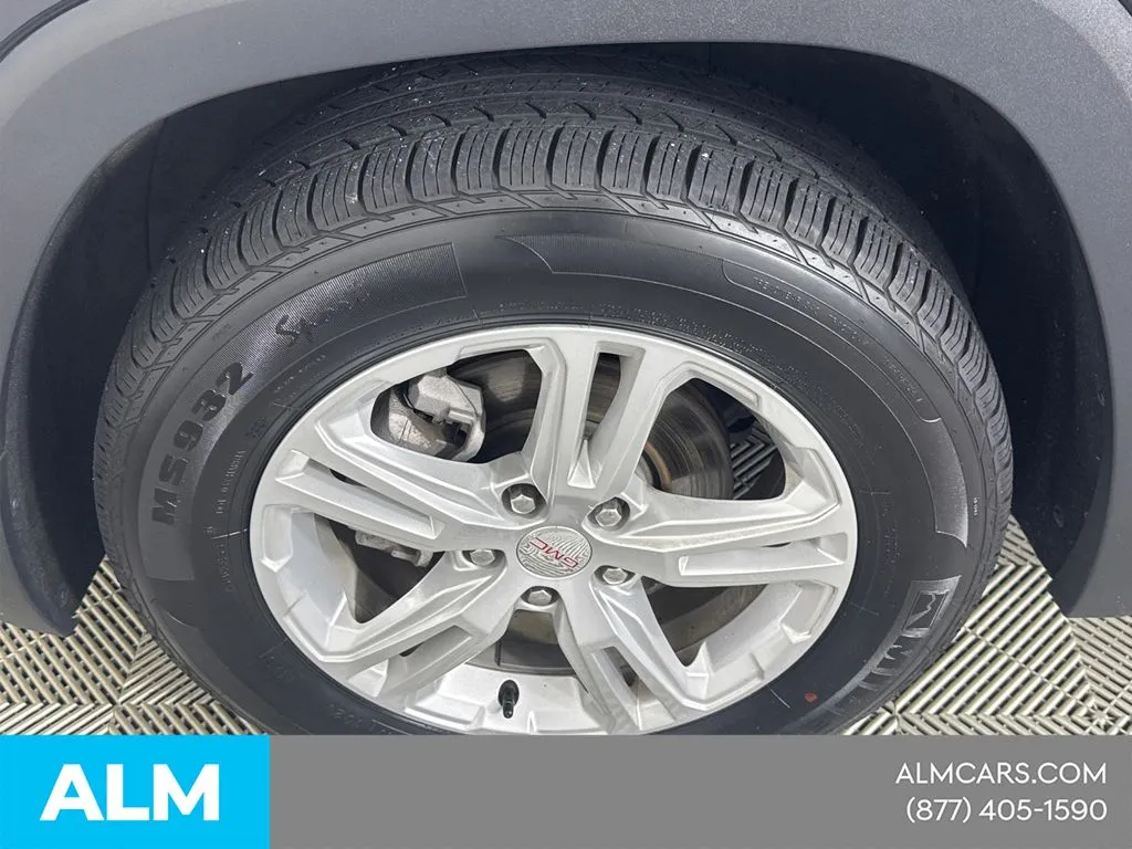 2024 GMC Terrain SLE - Photo 14