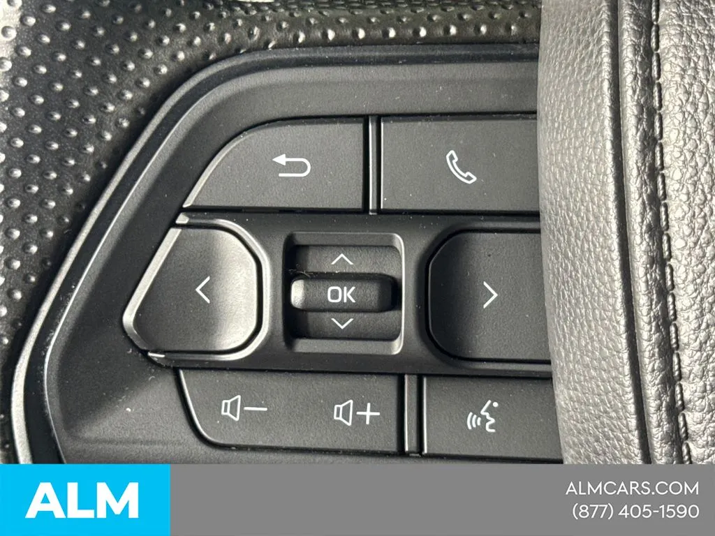 2025 Toyota Tacoma SR5 - Photo 27