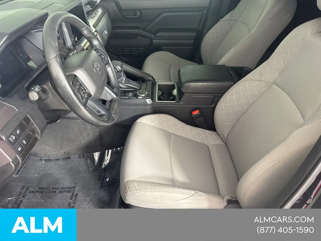 2025 Toyota Tacoma SR5 - Photo 11