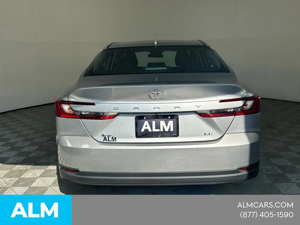 2025 Toyota Camry LE - Photo 8