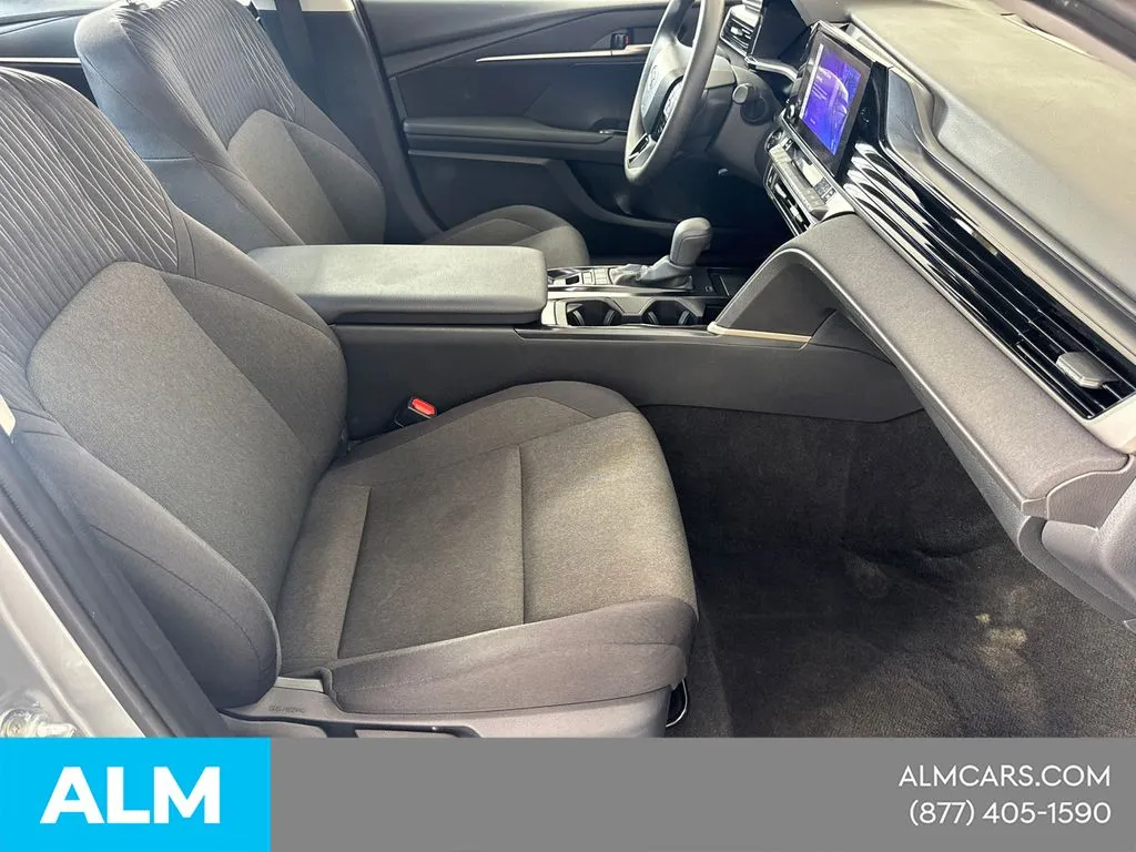 2025 Toyota Camry LE - Photo 16
