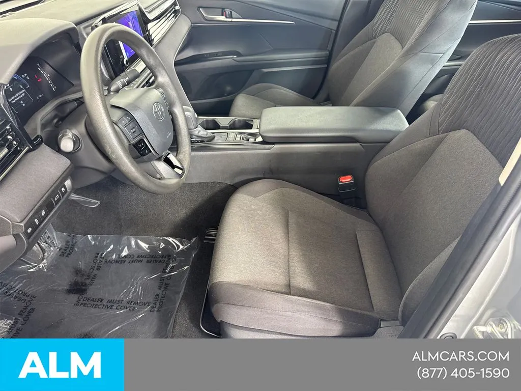 2025 Toyota Camry LE - Photo 11