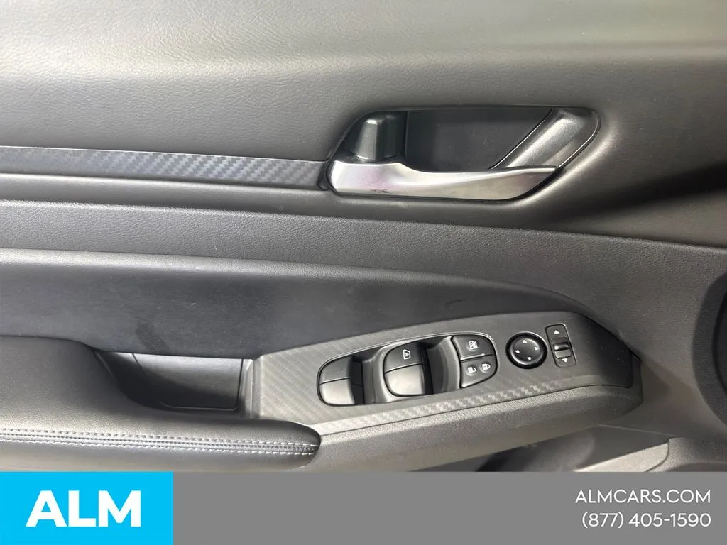 2025 Nissan Altima SV - Photo 13