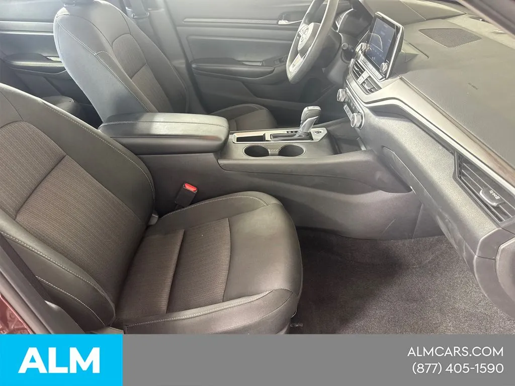 2025 Nissan Altima SV - Photo 16
