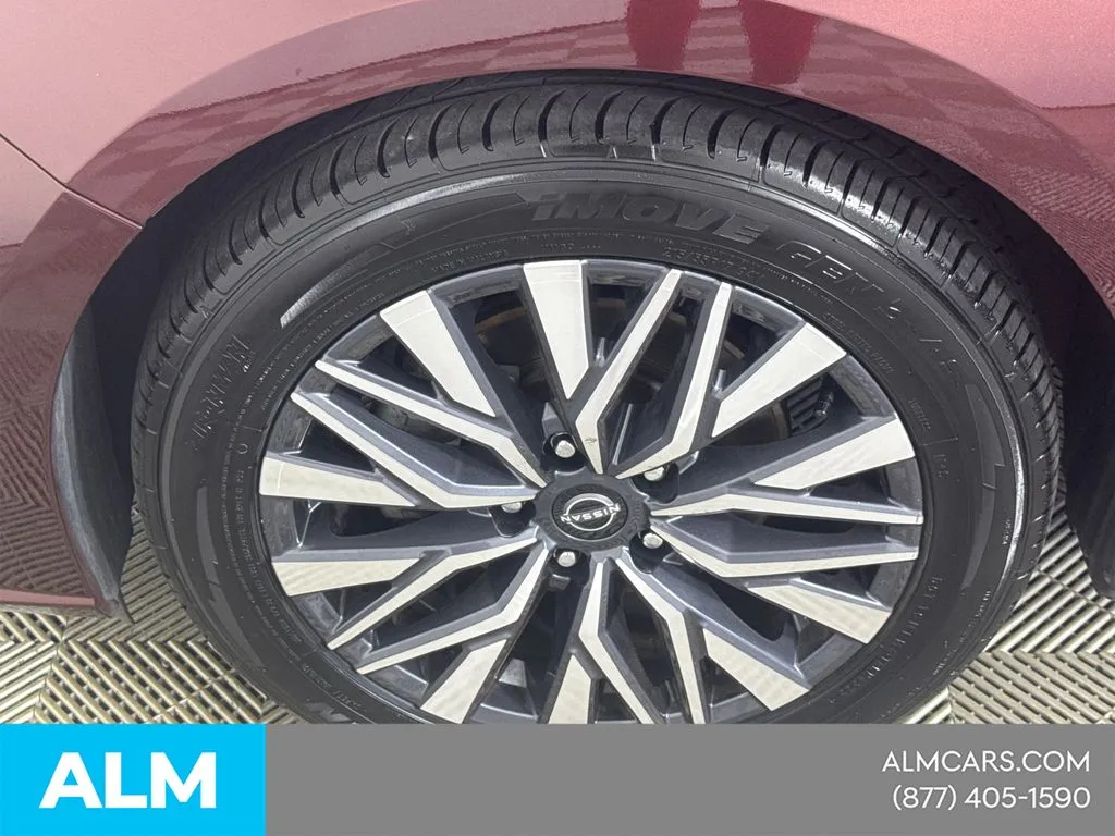 2025 Nissan Altima SV - Photo 14