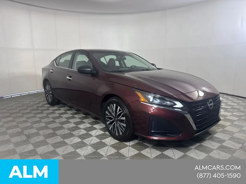 2025 Nissan Altima SV - Photo 3