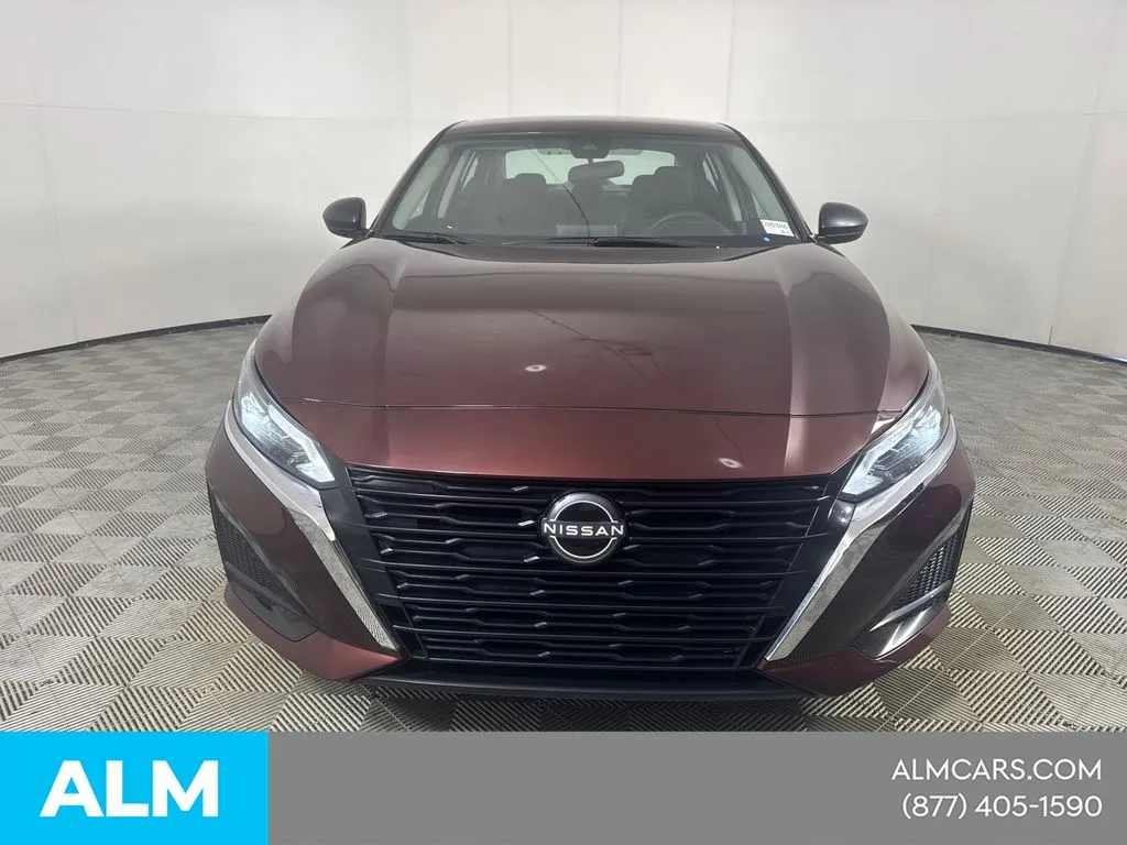 2025 Nissan Altima SV - Photo 2