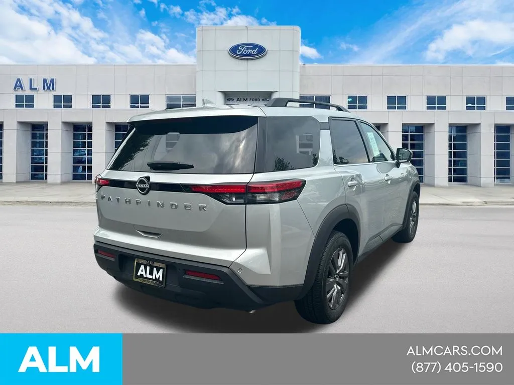 2025 Nissan Pathfinder SV - Photo 6