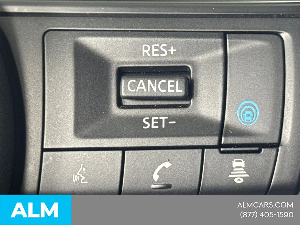 2025 Nissan Pathfinder SV - Photo 28