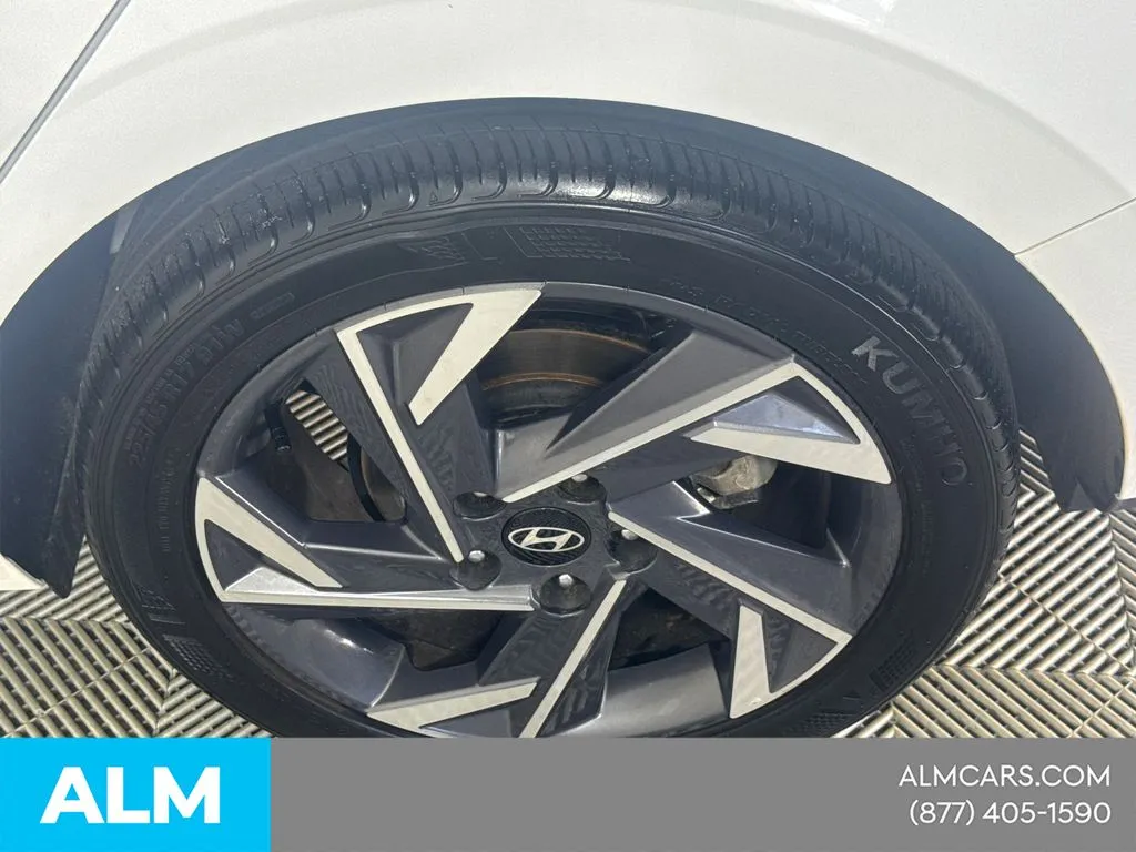 2025 Hyundai Elantra SEL - Photo 22