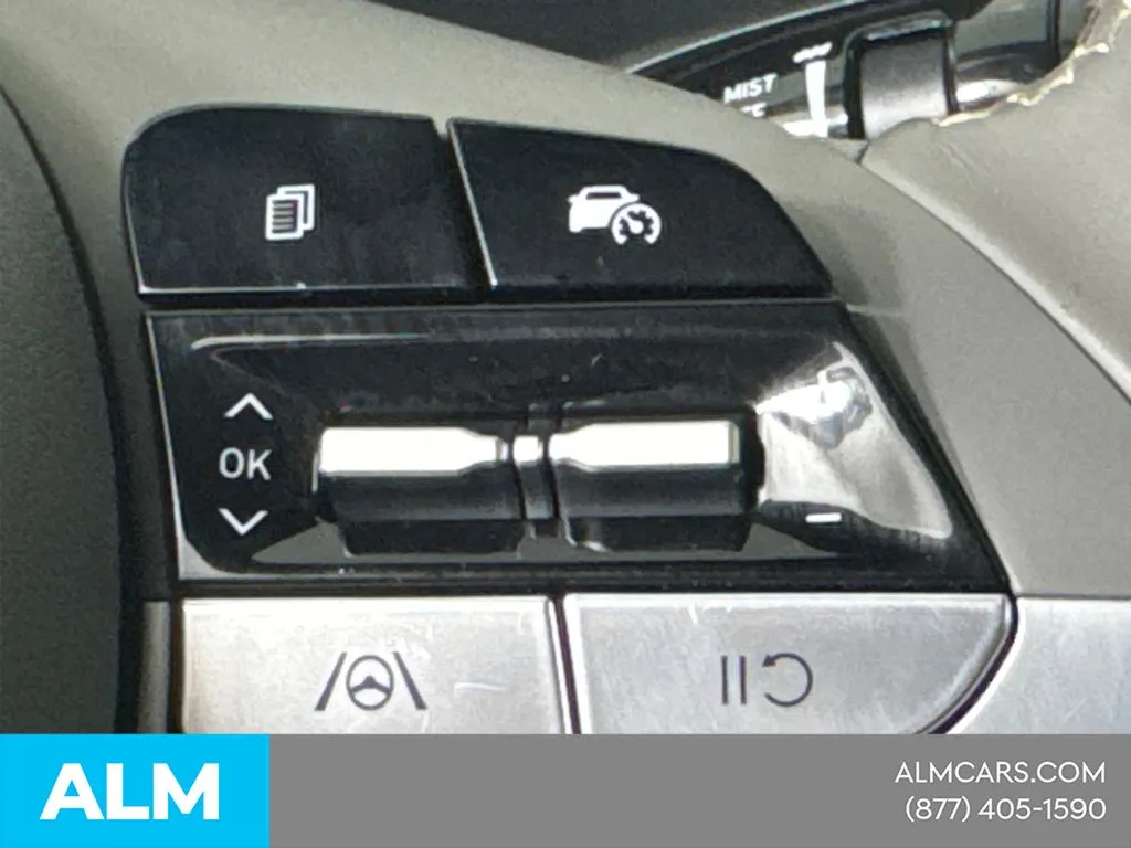 2025 Hyundai Elantra SEL - Photo 29
