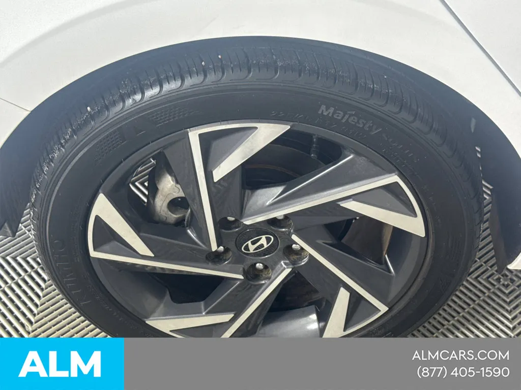 2025 Hyundai Elantra SEL - Photo 20