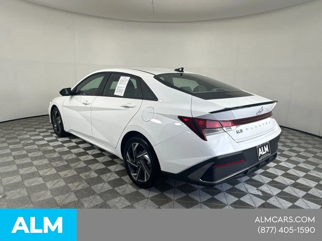 2025 Hyundai Elantra SEL - Photo 9