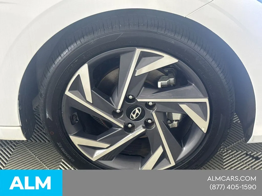 2025 Hyundai Elantra SEL - Photo 15