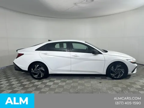 More photos of 2025 Hyundai Elantra SEL Sport at ALM GMC South, GA