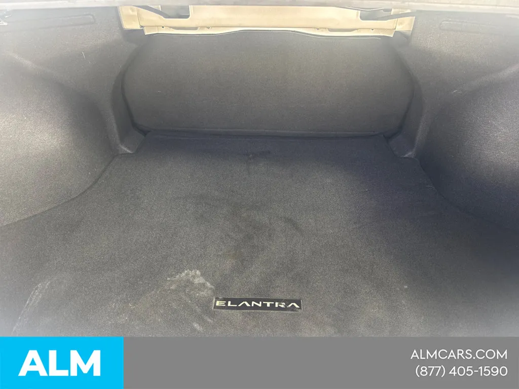 2025 Hyundai Elantra SEL - Photo 21