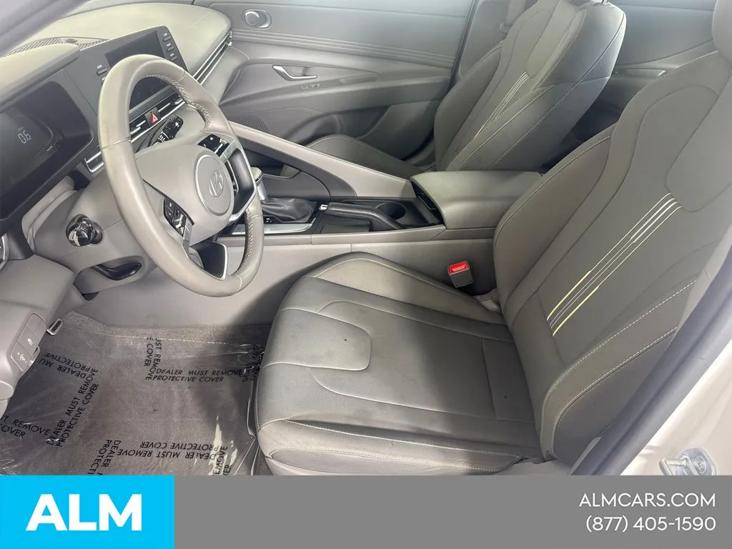 2025 Hyundai Elantra SEL - Photo 11