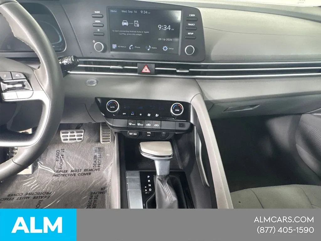 2025 Hyundai Elantra SEL - Photo 32