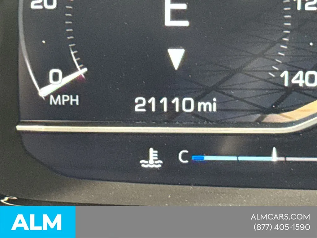 2024 GMC Yukon Denali - Photo 35