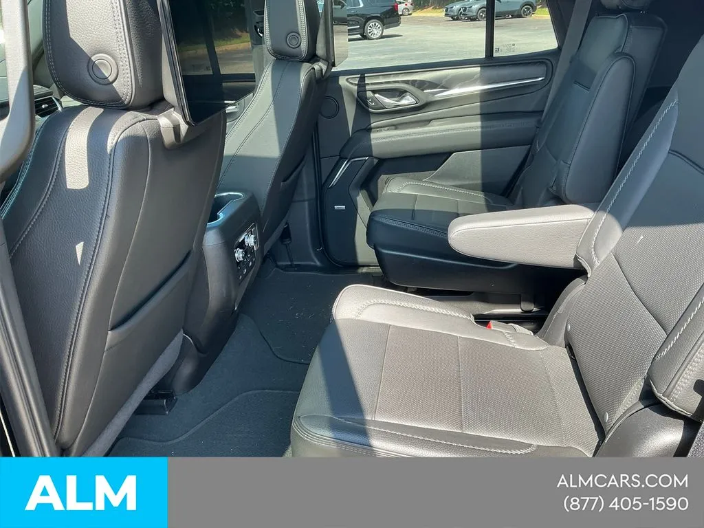 2024 GMC Yukon Denali - Photo 11
