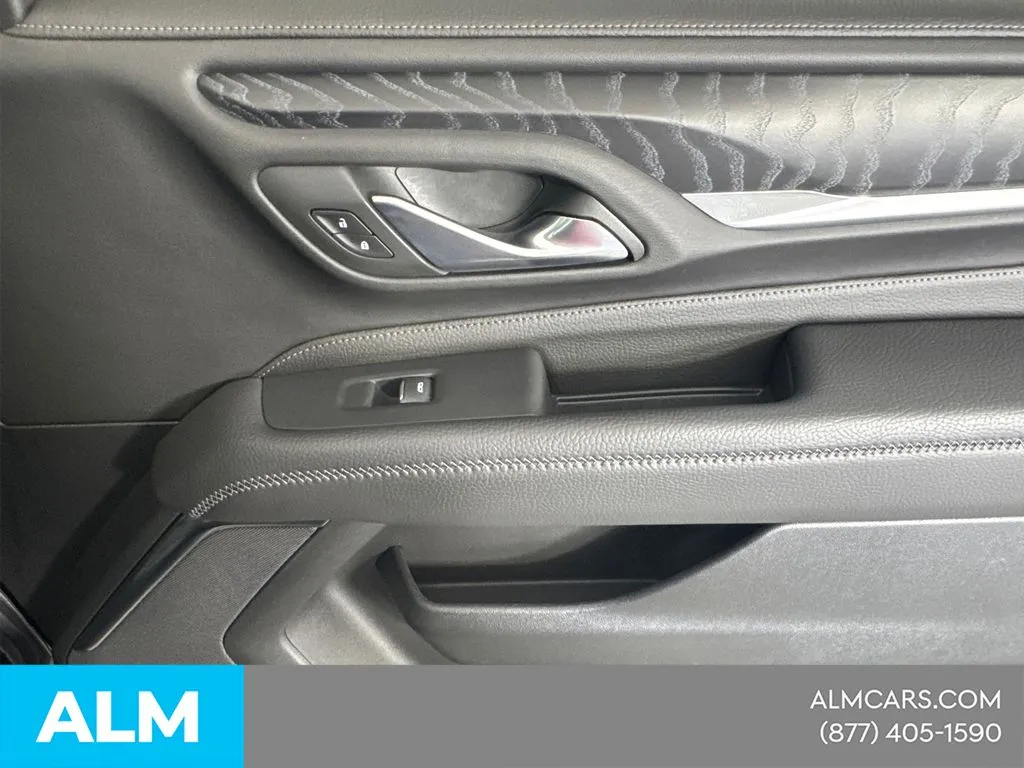 2024 GMC Yukon Denali - Photo 17