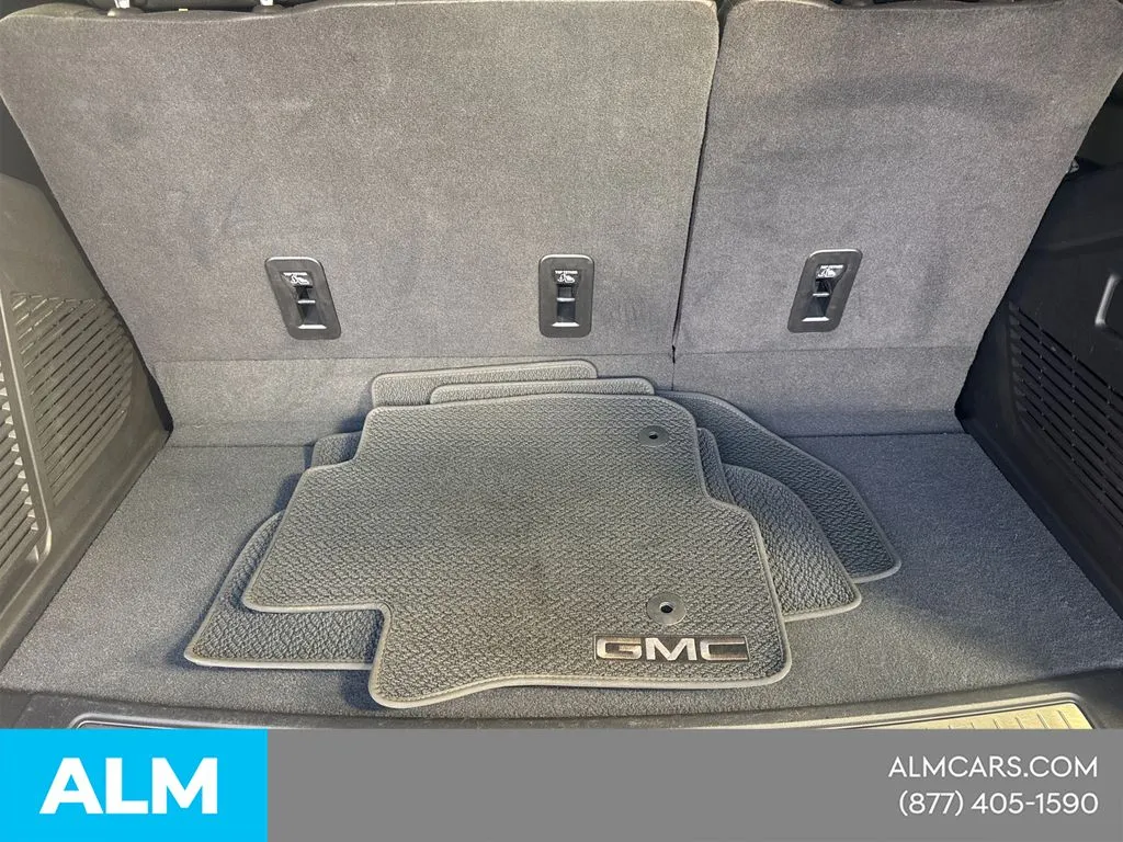 2024 GMC Yukon Denali - Photo 21