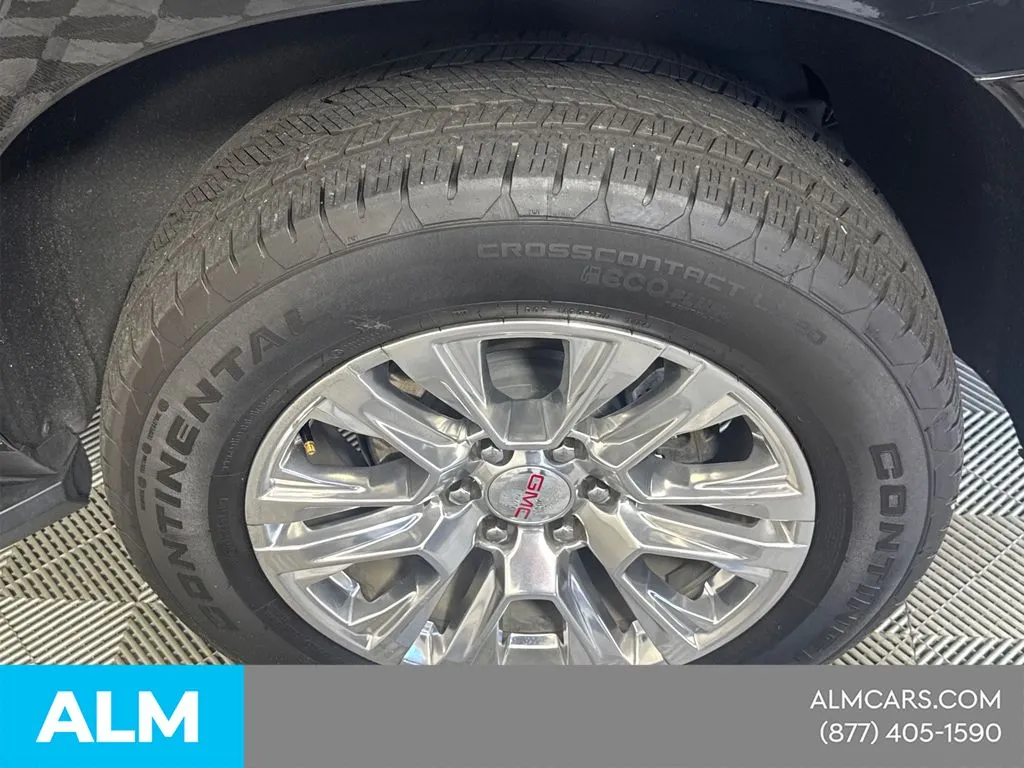 2024 GMC Yukon Denali - Photo 23