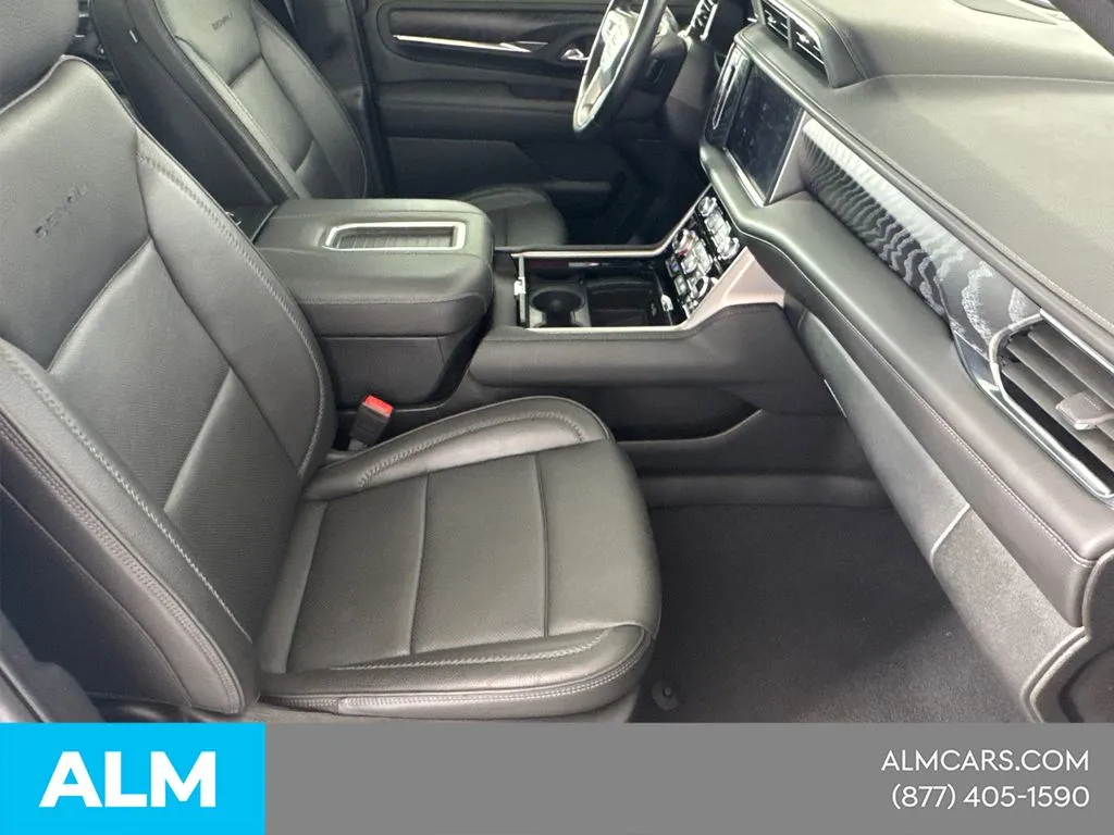 2024 GMC Yukon Denali - Photo 16