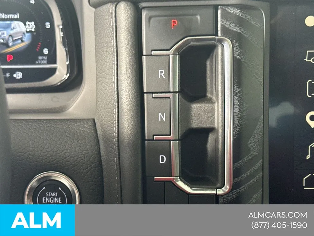 2024 GMC Yukon Denali - Photo 39