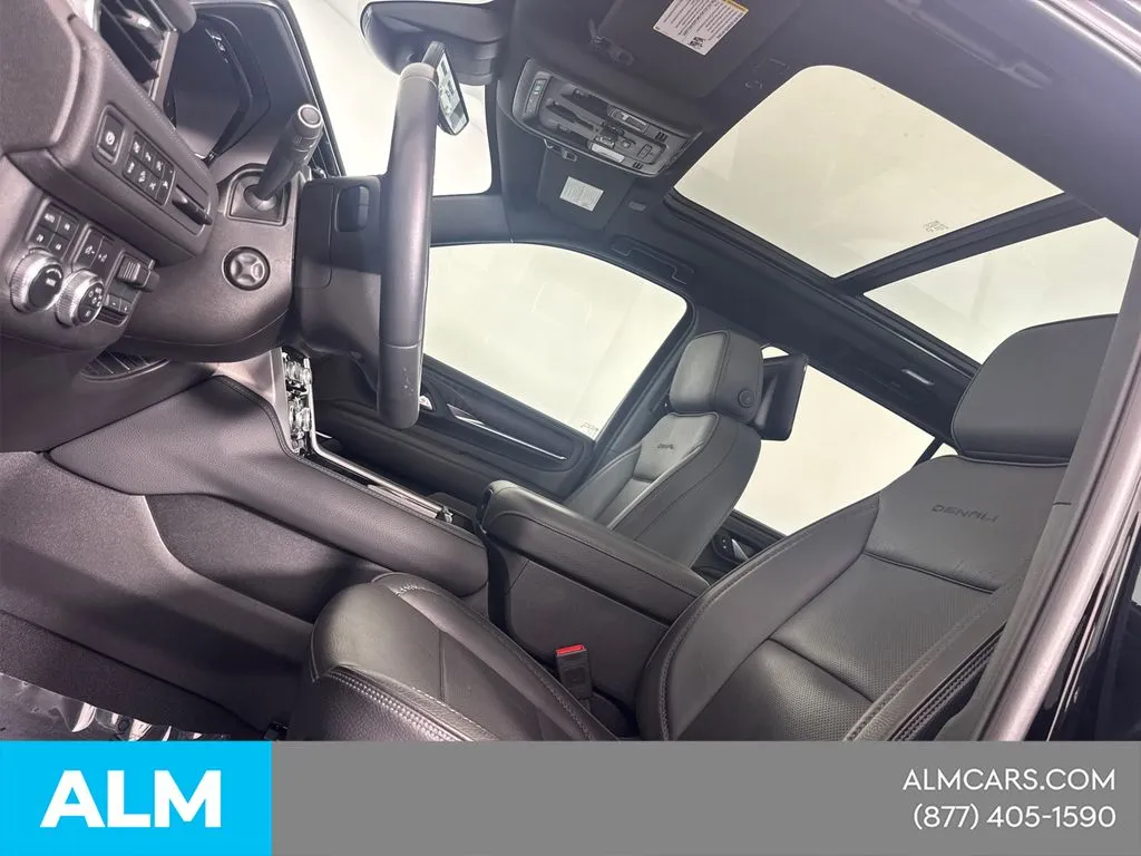 2024 GMC Yukon Denali - Photo 40
