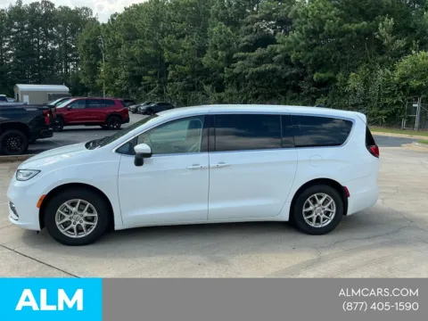 Photos of 2023 Chrysler Pacifica Touring L for sale in Morrow, GA at ALM GMC South