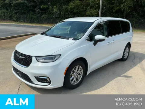 White 2023 Chrysler Pacifica Touring L for sale in Morrow, GA