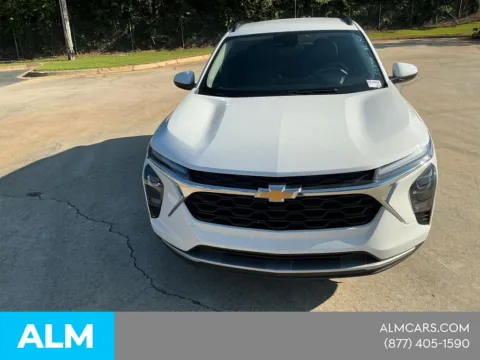 Photos of 2025 Chevrolet Trax LT for sale in Morrow, GA at ALM GMC South
