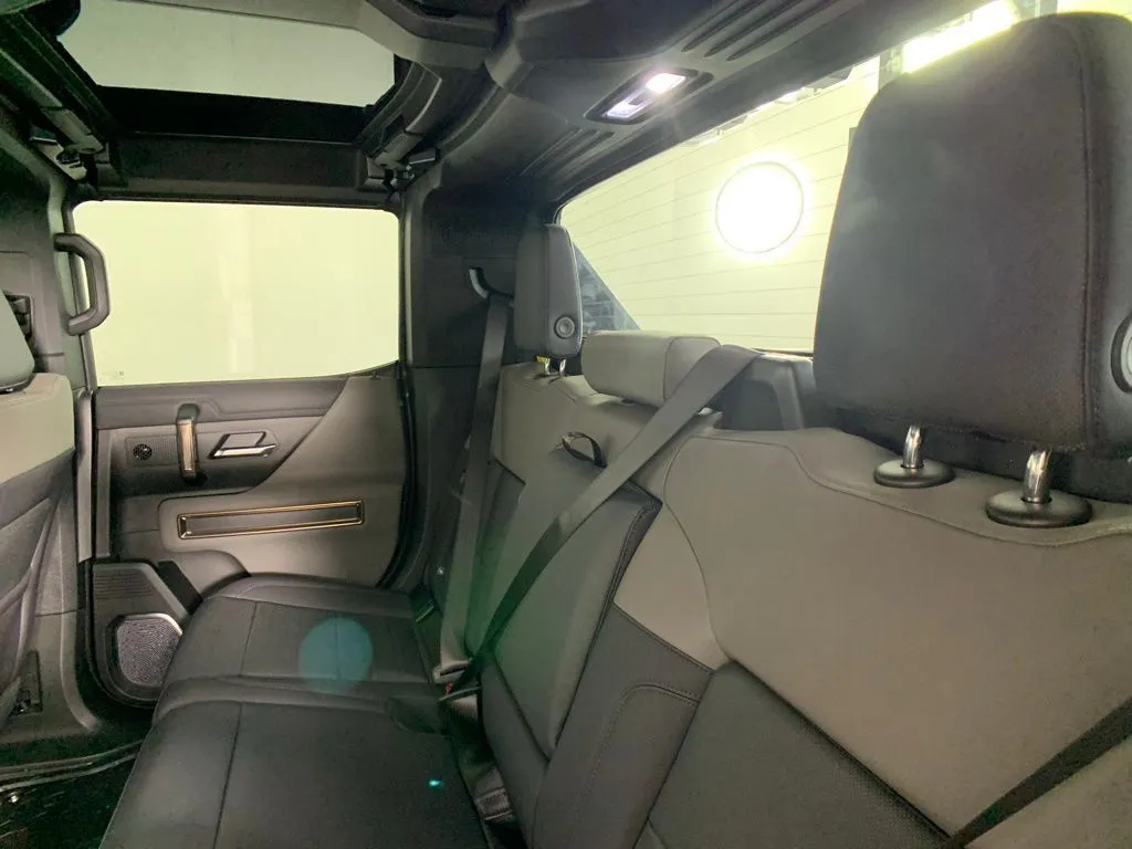 2025 GMC HUMMER EV 3X - Photo 28