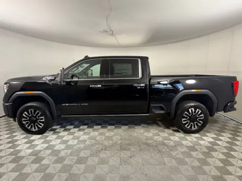 More photos of 2025 GMC Sierra 2500HD Denali Ultimate at ALM GMC South, GA