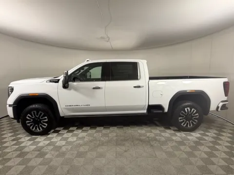 More photos of 2025 GMC Sierra 2500HD Denali Ultimate at ALM GMC South, GA