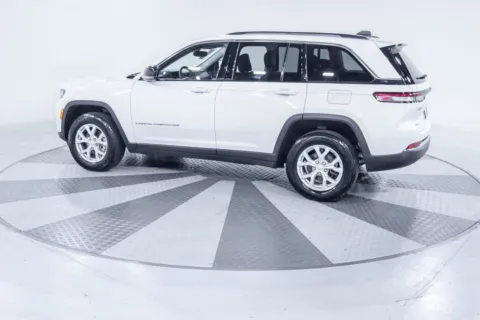 More photos of 2023 Jeep Grand Cherokee Limited at ALM GMC South, GA