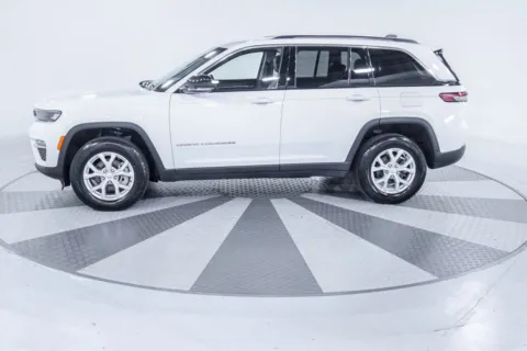 More photos of 2023 Jeep Grand Cherokee Limited at ALM GMC South, GA